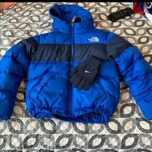 North Face kids Jacket with NIKE gloves